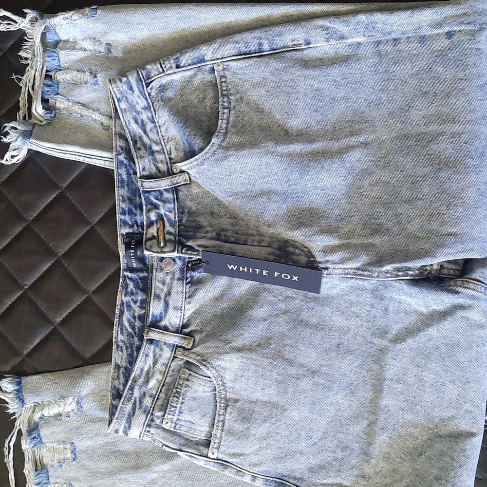 White Fox Making moves boyfriend Jean size XL